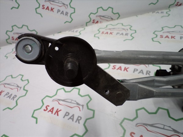 Hyundai İ20 Ön Cam Silecek Motoru Mekanizması Sökme 98100-Q0000 98110-Q0000 98120-Q0000 YP