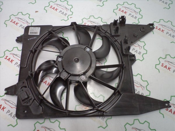 Dacia Logan Sandero Fan Motor Grubu Komple 214814342R Org YP