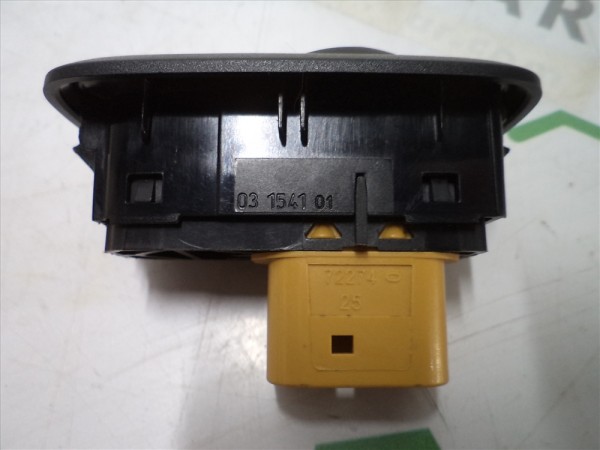 Ford Fiesta 2009-2013 Tekli Cam Düğmesi 8A6T-14529AA-AB CP