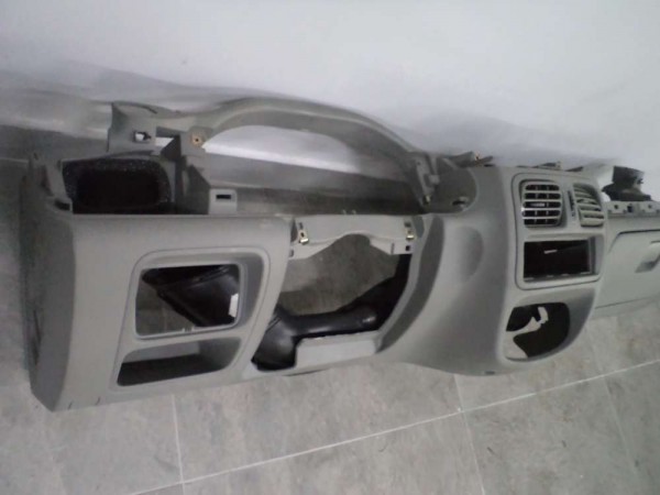 Renault Clio 2 Göğüs Torpido Alt Parça Orjinal Sıfır 8200107801 YP (İB-140)