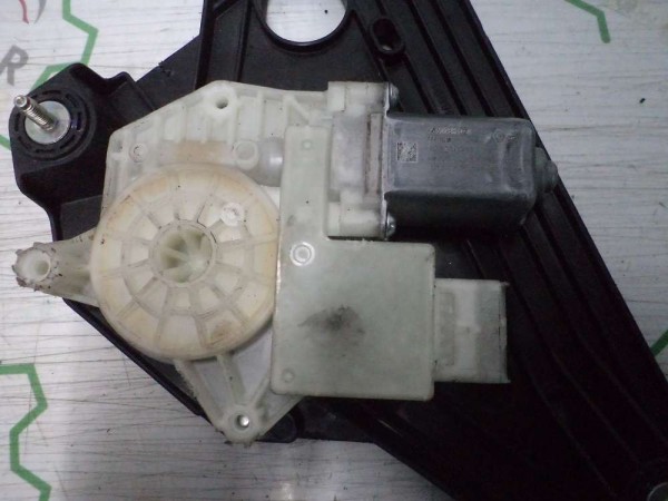 Renault Clio 5 Sağ Arka Cam Krikosu Motorlu 827209773R CP (CA-120)