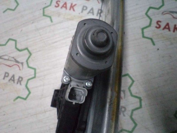 Renault Kadjar Sağ Ön Cam Krikosu Motorlu 807209732R CP (CB-120)